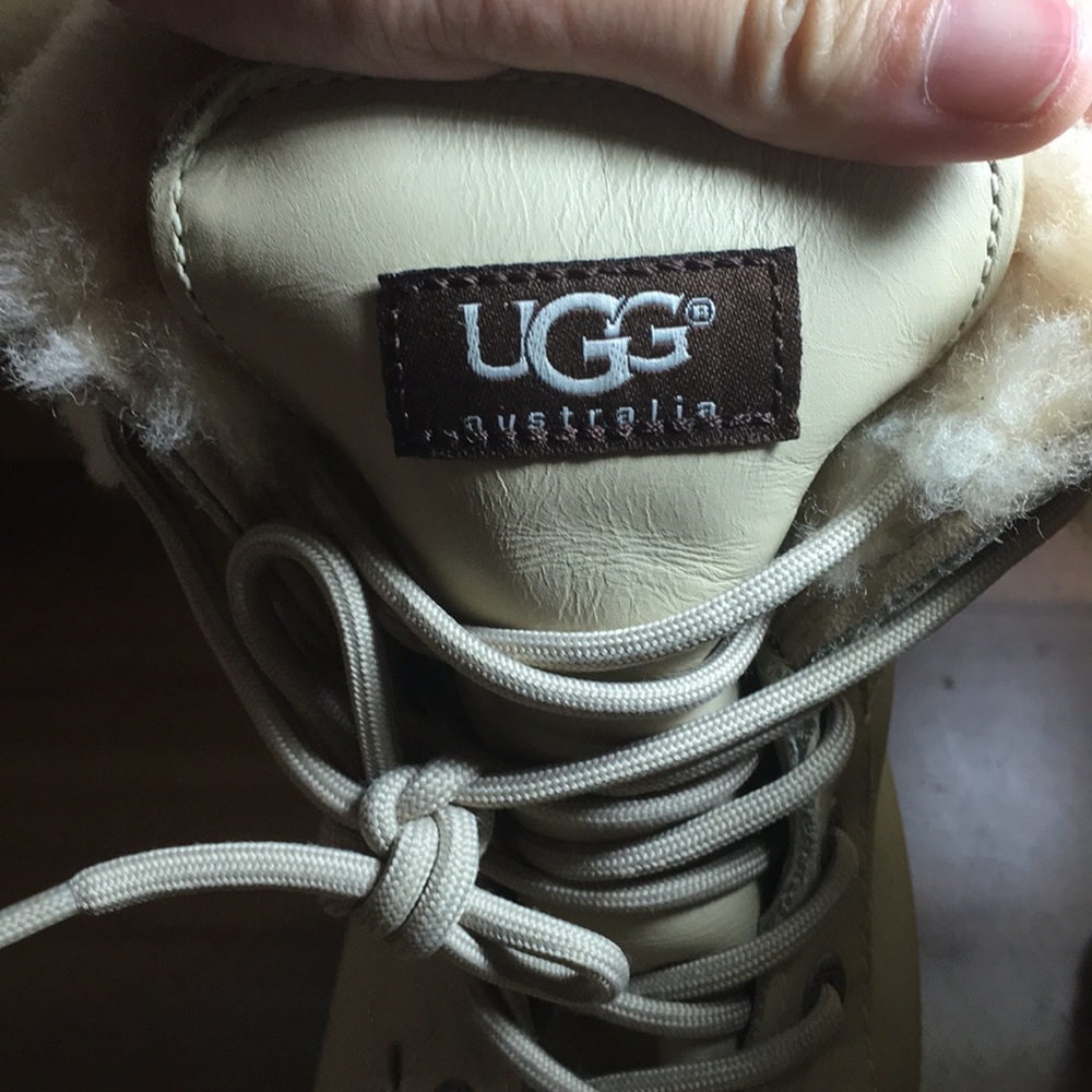 UGG boots authentic - Picture 6 of 8